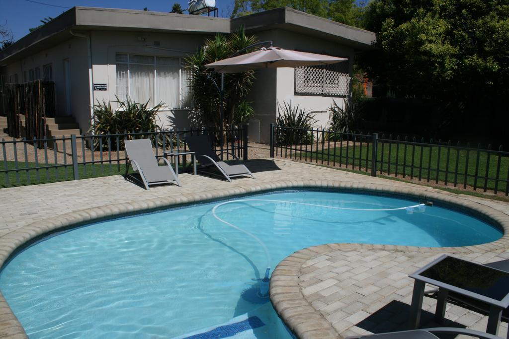 Indigo Moon Guesthouse Lichtenburg Exterior photo