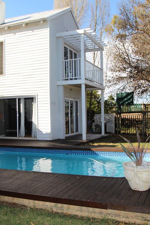 Indigo Moon Guesthouse Lichtenburg Exterior photo