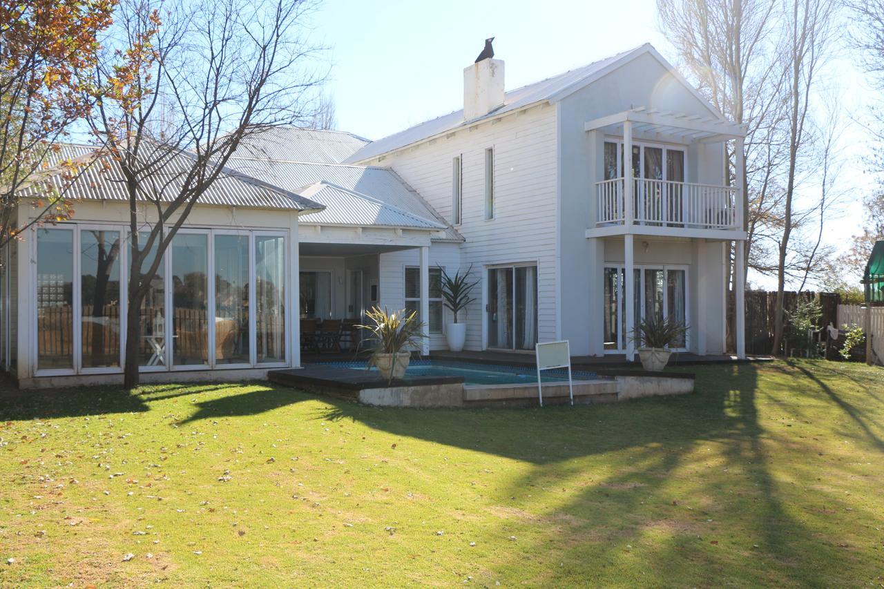 Indigo Moon Guesthouse Lichtenburg Exterior photo