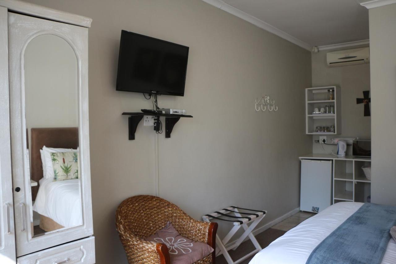Indigo Moon Guesthouse Lichtenburg Exterior photo