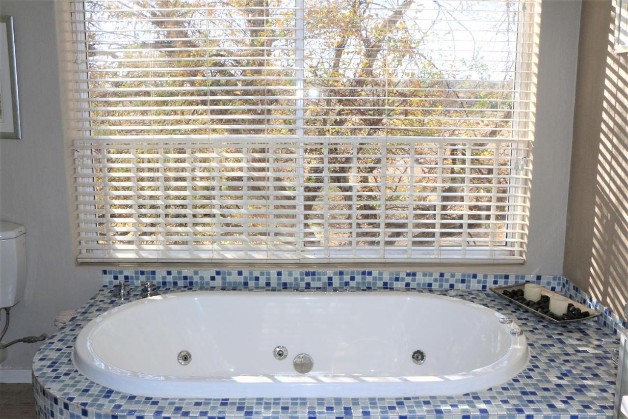 Indigo Moon Guesthouse Lichtenburg Exterior photo